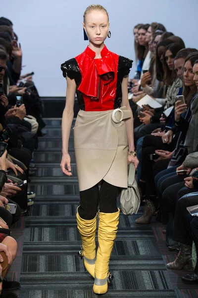 Look 14